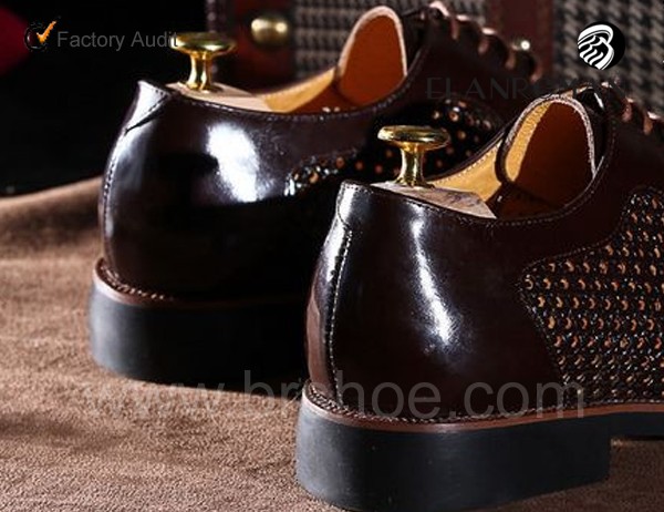 イタリアスタイルパンチ装飾通気性レザー男性靴仕入れ・メーカー・工場