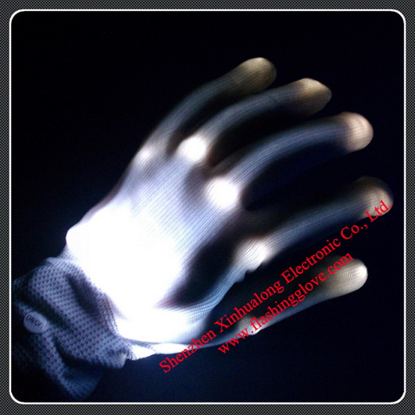 Cake decorating with a strange pair of Led gloves