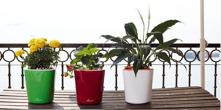 プラスチック自動植木鉢、 自己散水ガーデンポットホームオフィスのための園芸用品問屋・仕入れ・卸・卸売り
