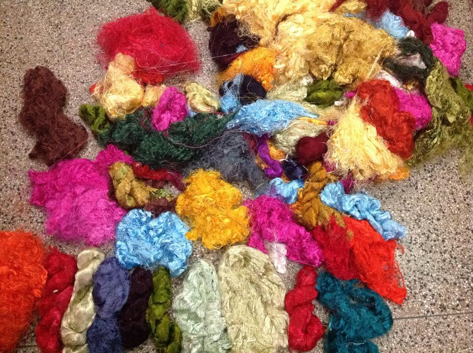Solid Colored Sari Silk Fiber Available In A Huge Assortment Of Colors Packer In 1 Kg Bags