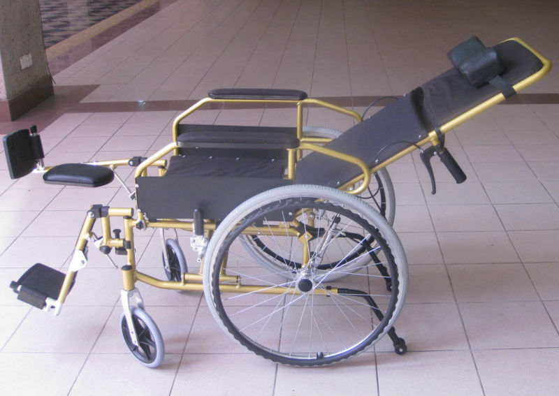 Reclining lightweight wheelchair p17