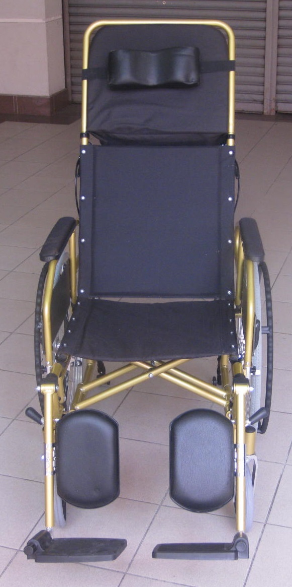 Reclining lightweight wheelchair p3